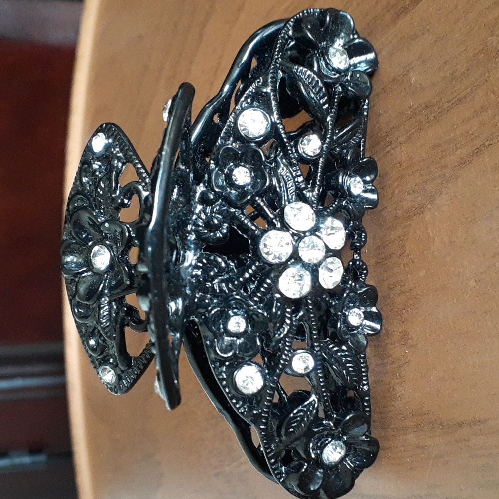 Black & Clear Crystals Metal Hair Clip NN112
